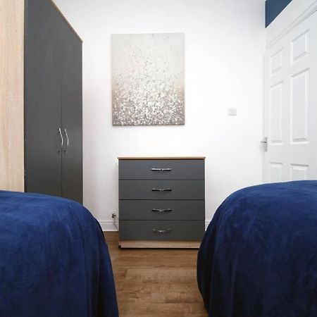 Villa Holiday House For 7 Guests, Free Wi-Fi & Self Check-In Explore Newport Exterior foto