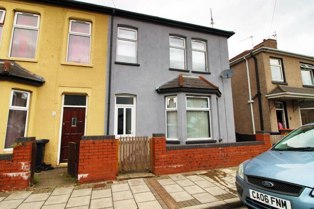 Villa Holiday House For 7 Guests, Free Wi-Fi & Self Check-In Explore Newport Exterior foto