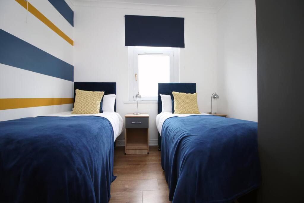 Villa Holiday House For 7 Guests, Free Wi-Fi & Self Check-In Explore Newport Exterior foto